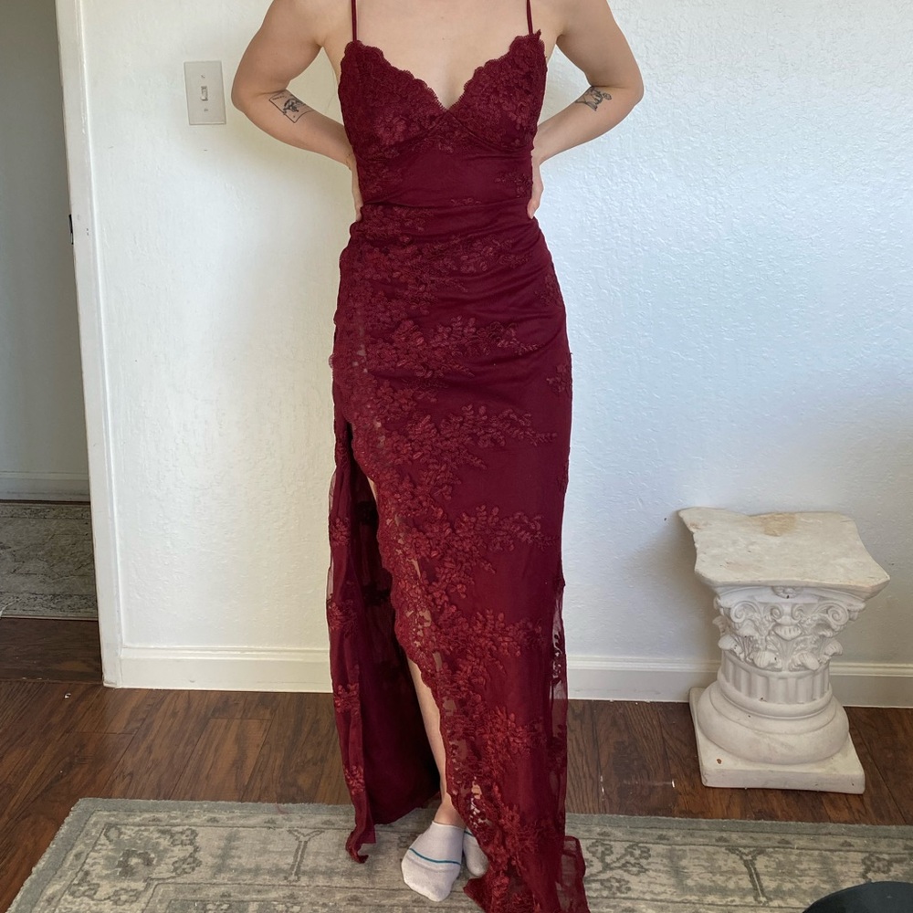 Fashion nova dress maroon